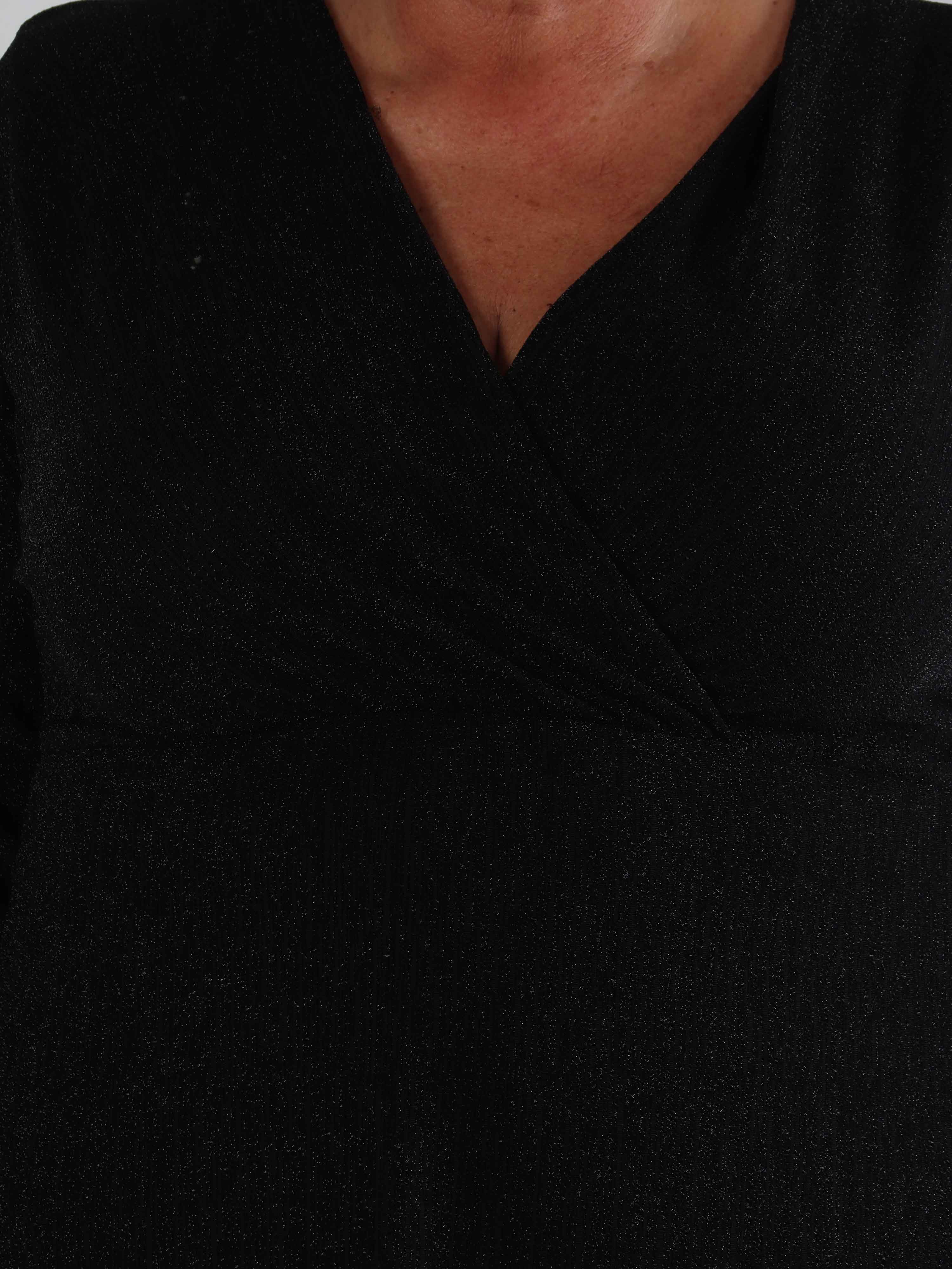 Lina - Söt plus size festklänning med glittertråd och korsdetalj vid bysten